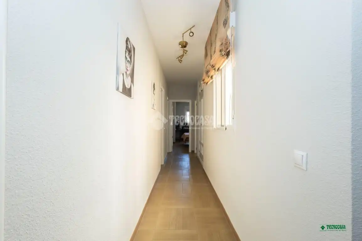 Piso en venta en Almería con Terraza