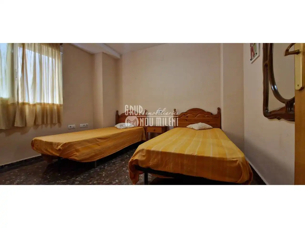 Habitación de Piso en venta en Burjassot con Amueblado y Balcón