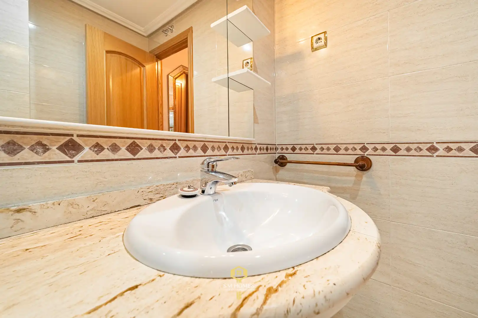 Badezimmer von Wohnung zum Verkauf in Coslada mit Klimaanlage, Abstellraum und Ofen