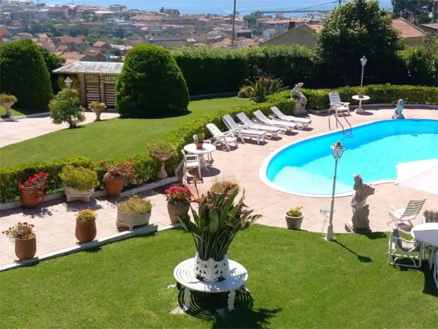 Swimming pool of Houses for sale in Cangas   with Swimming Pool and Balcony