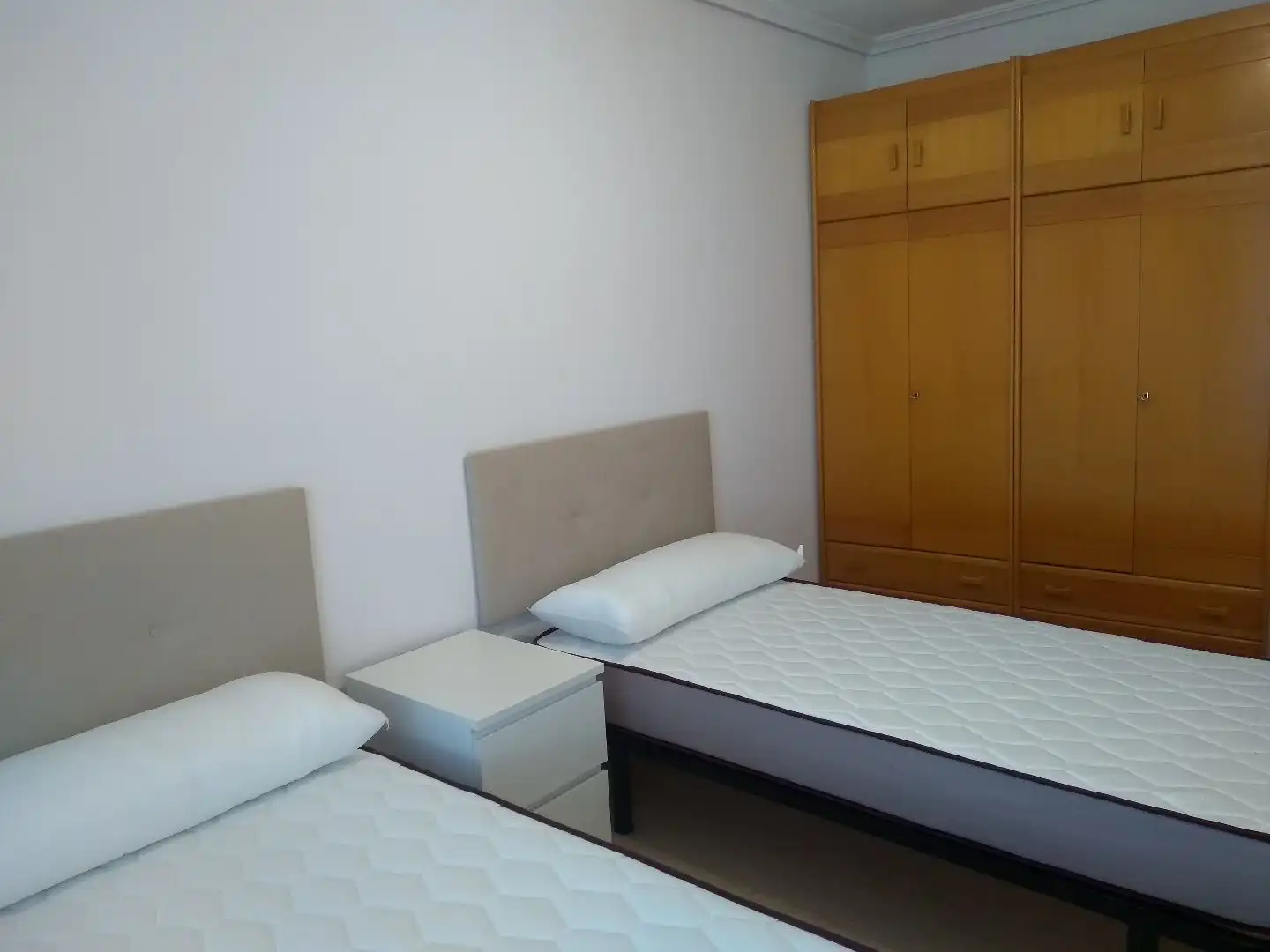 Schlafzimmer von Wohnung zur Miete in Reinosa mit Heizung, Parkett und Möbliert
