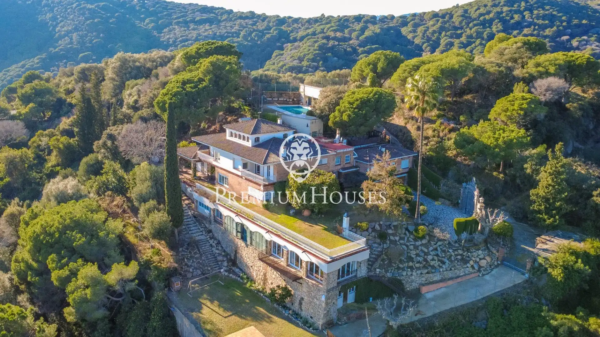Vista exterior de Casa o xalet en venda en Cabrera de Mar amb Calefacció, Terrassa i Traster