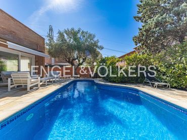 Casa con balcón en venta en Matadepera