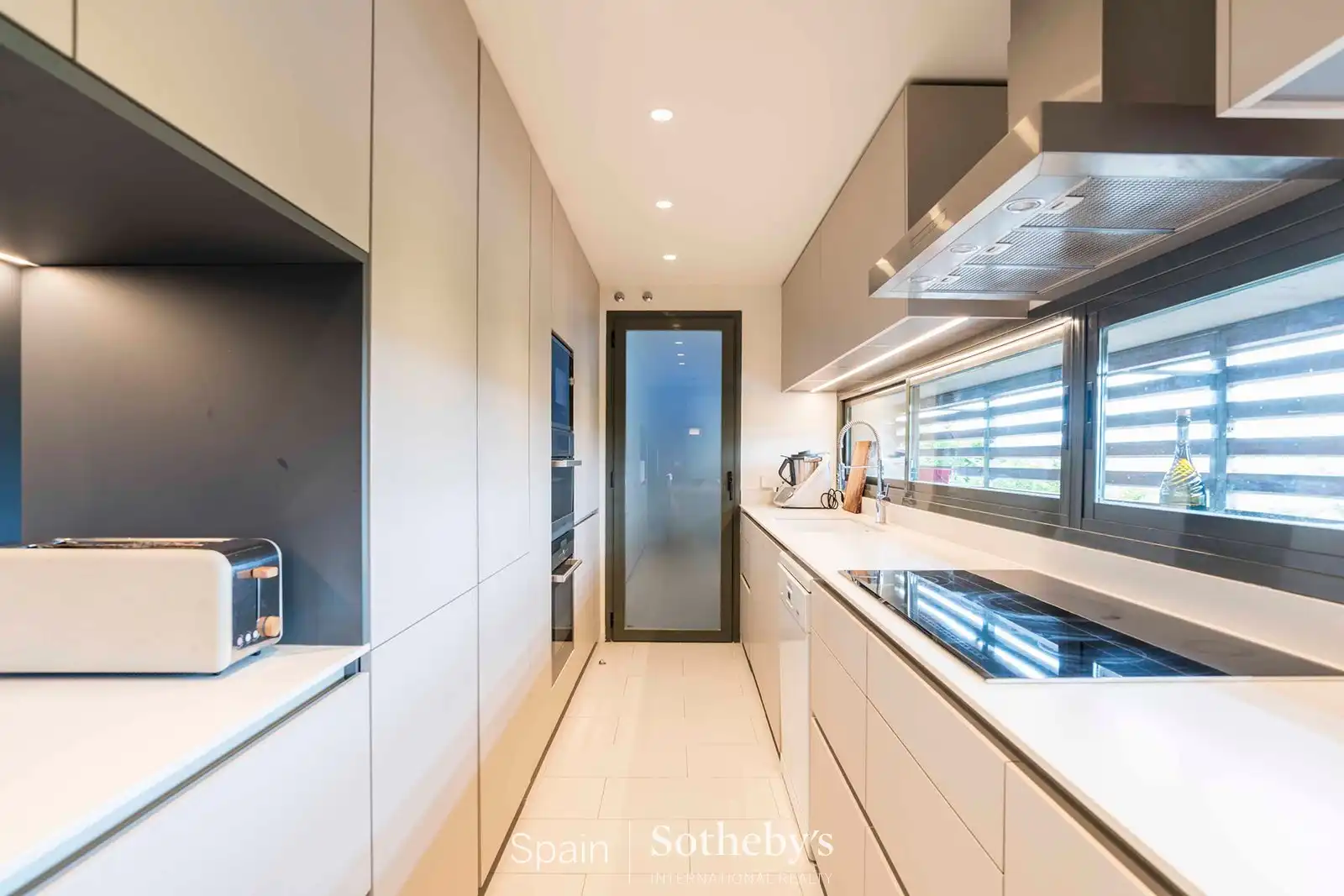 Cuina de Apartament en venda en La Moraleja amb Aire condicionat, Calefacció i Terrassa