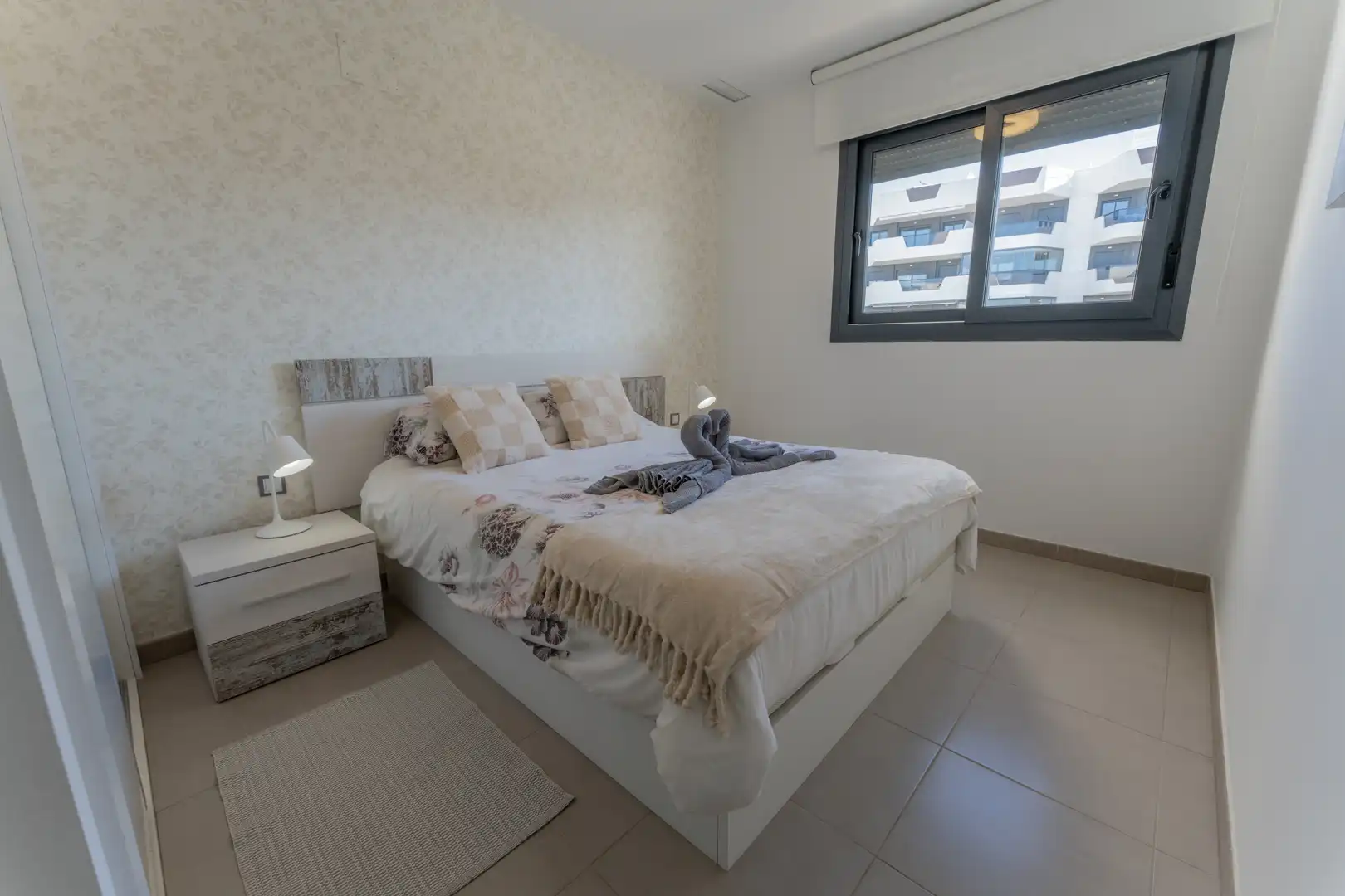 Habitación de Apartamento en venta en Elche / Elx con Calefacción, Terraza y Piscina