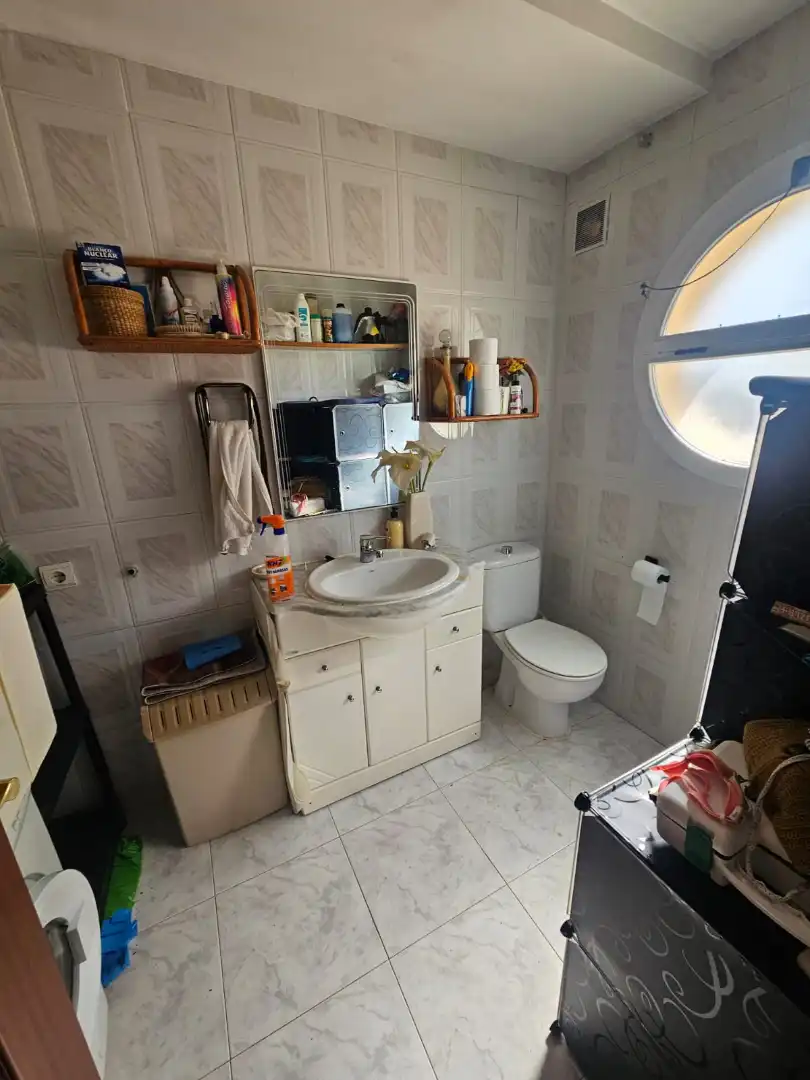 Bany de Casa o xalet en venda en Vilanova i la Geltrú amb Jardí privat, Terrassa i Piscina