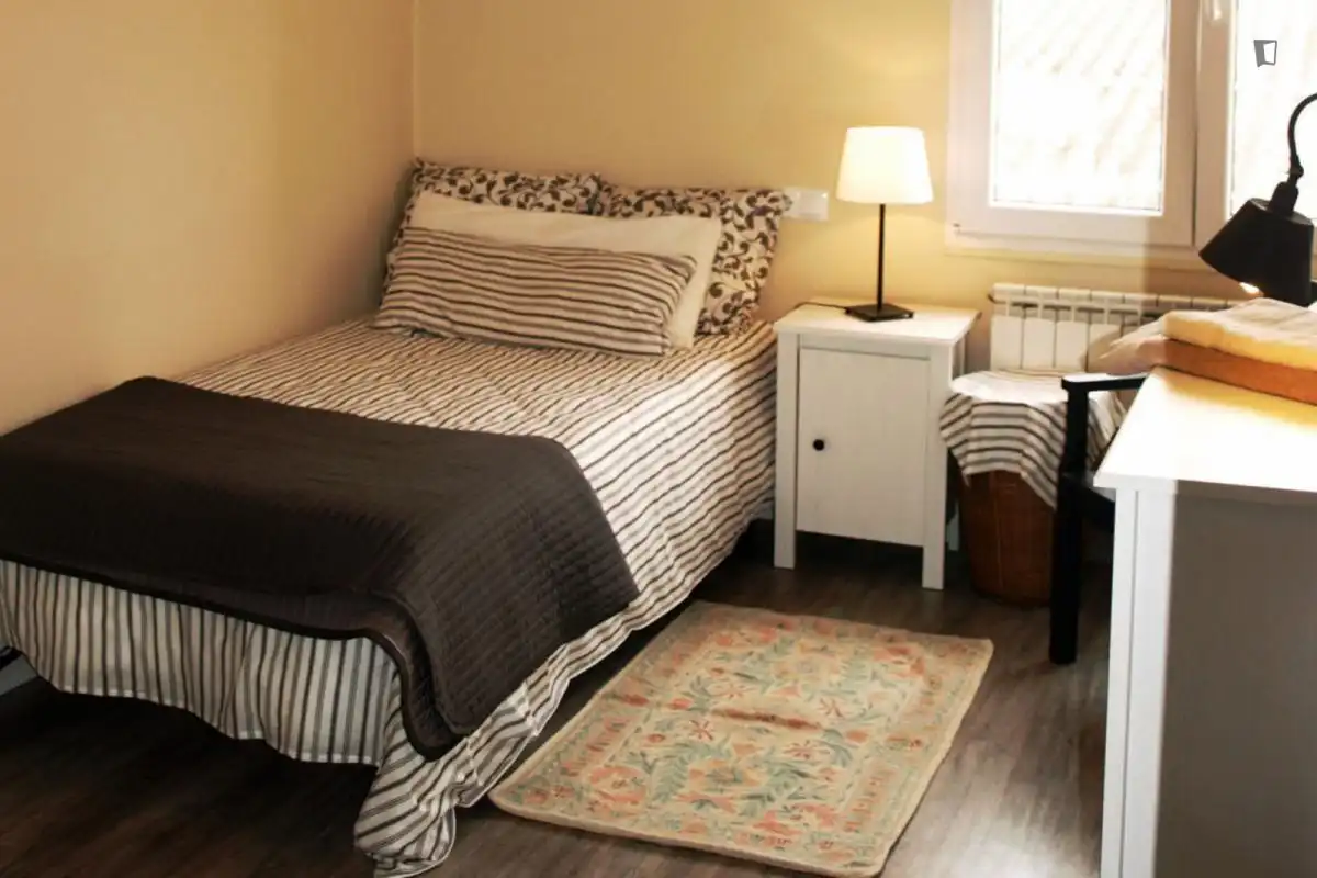 Room in Oviedo , Asturias