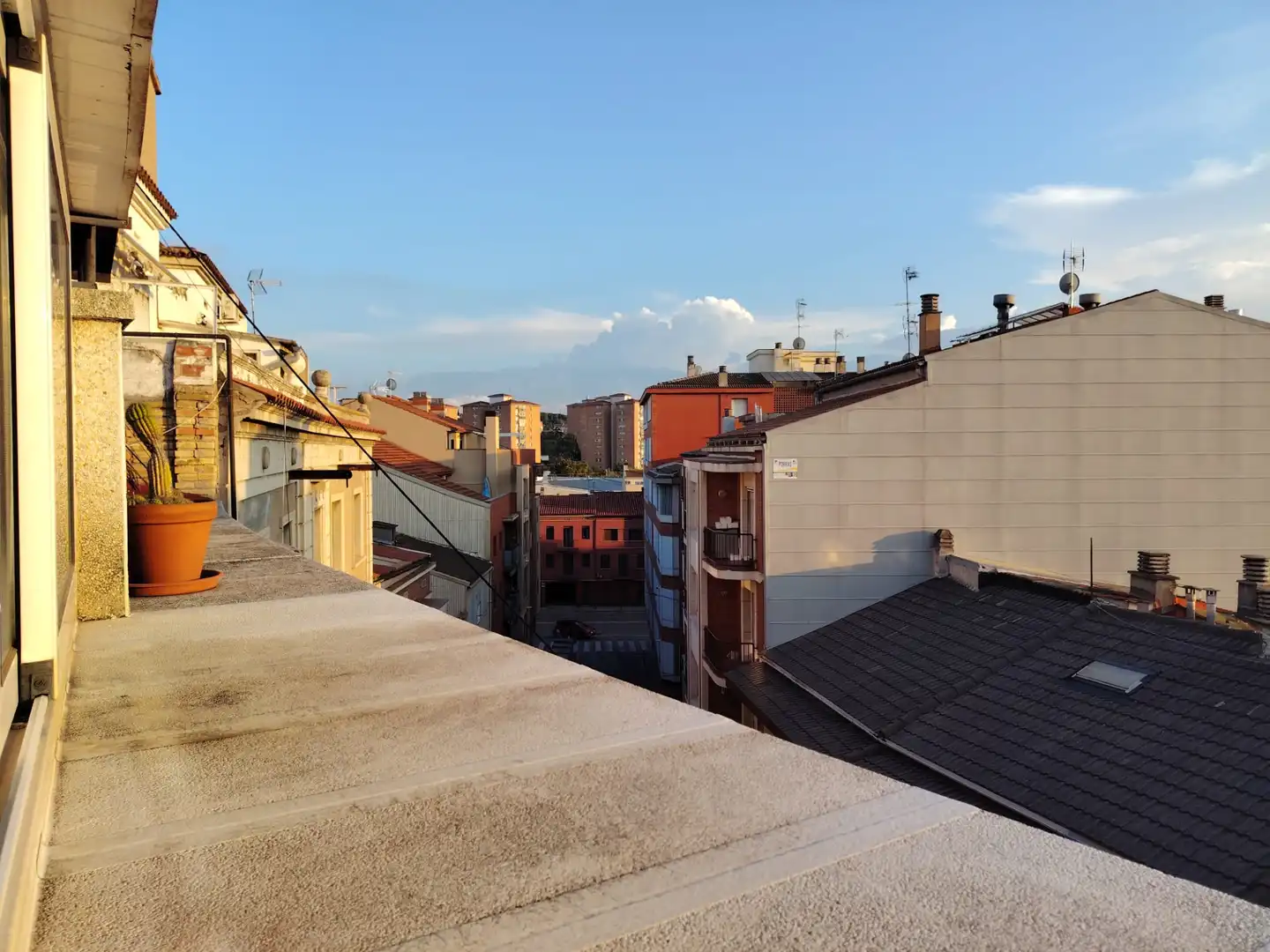 Vista exterior de Dúplex en venta en Manresa con Calefacción, Parquet y Terraza