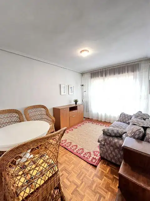 Habitación de Apartamento de alquiler en Gijón  con Aire acondicionado, Calefacción y Amueblado