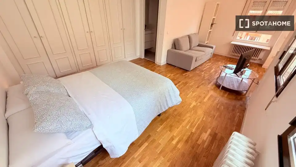 Bedroom of Study for share in Madrid  with Air Conditioner, Heating and Terrace