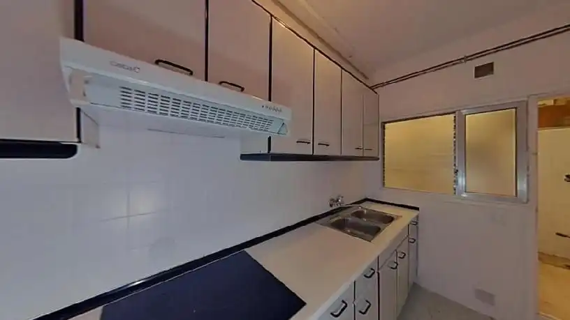 Flat for sale in calle Cienfuegos, imagen 3
