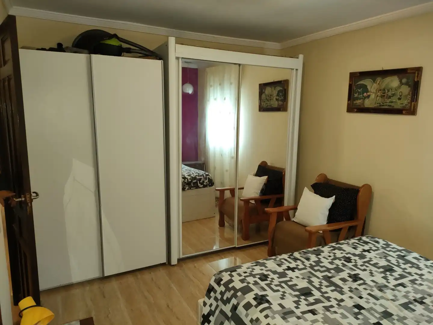 Dormitori de Casa adosada en venda en Alzira amb Terrassa, Traster i Moblat