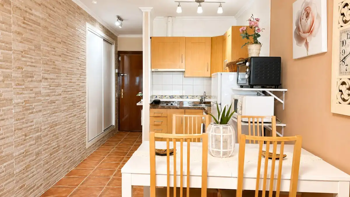 Cuina de Apartament en venda en Torremolinos amb Aire condicionat, Calefacció i Moblat