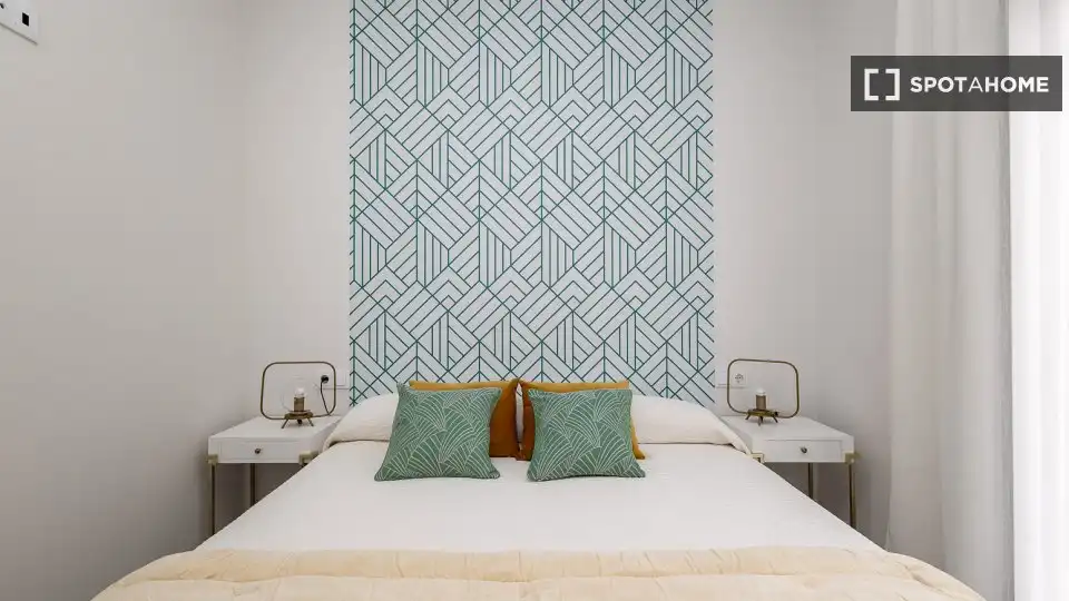 Bedroom of Flat for rent in Valencia  with Air Conditioner, Heating and Furnished