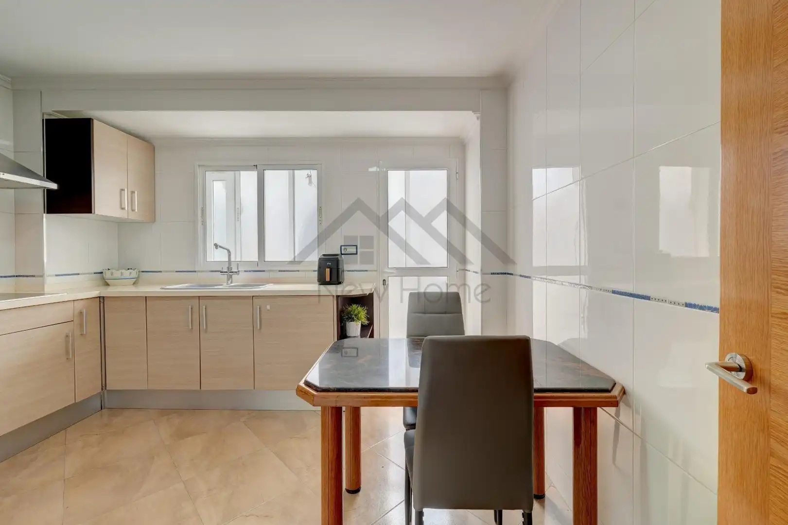 Kitchen of Flat for sale in La Pobla de Vallbona  with Air Conditioner, Heating and Balcony
