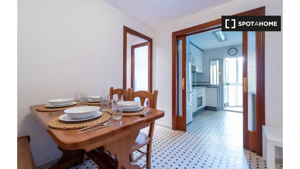 Comedor de Piso de alquiler en Madrid con Aire acondicionado, Calefacción y Amueblado