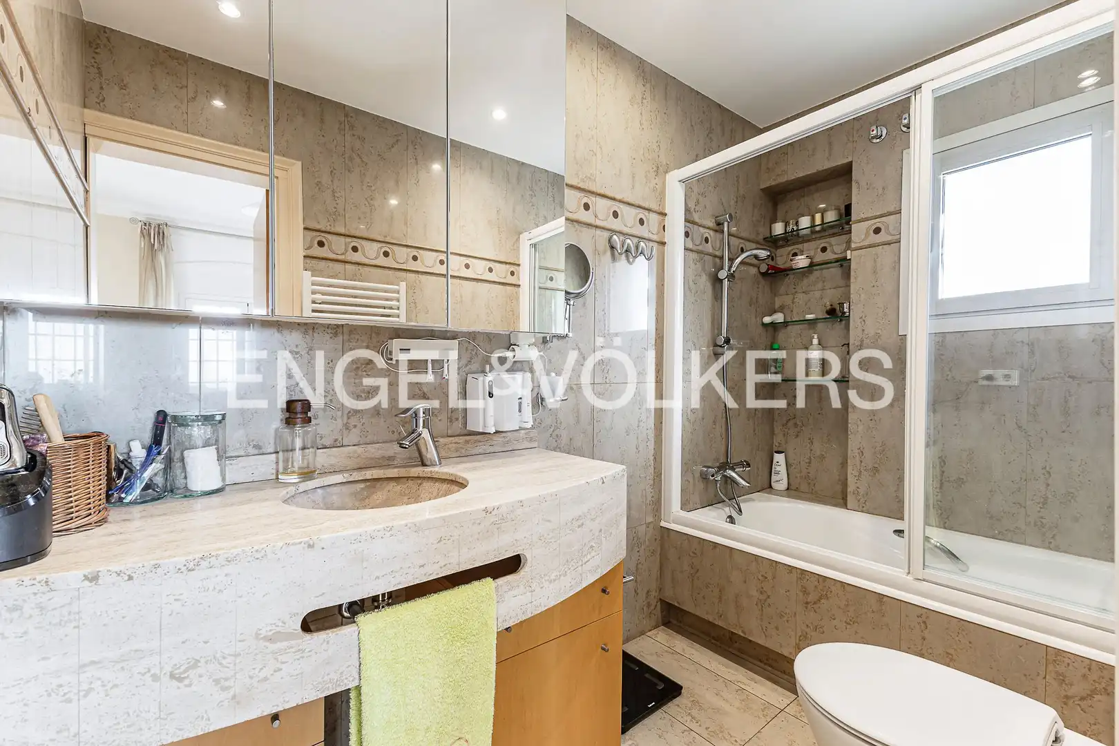 Bathroom of Houses for sale in Cerdanyola del Vallès  with Air Conditioner, Heating and Private garden