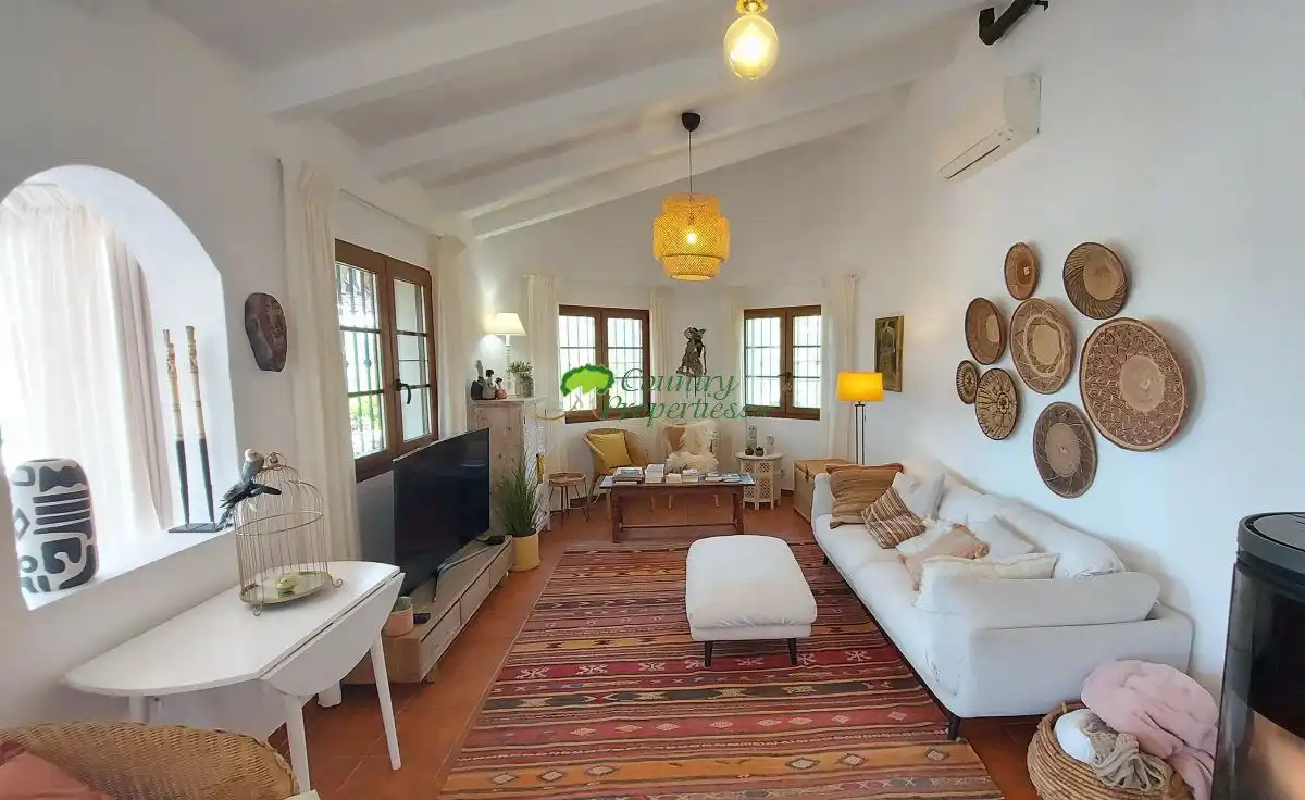 Sala de estar de Finca rústica en venta en Torrox con Aire acondicionado, Calefacción y Jardín privado