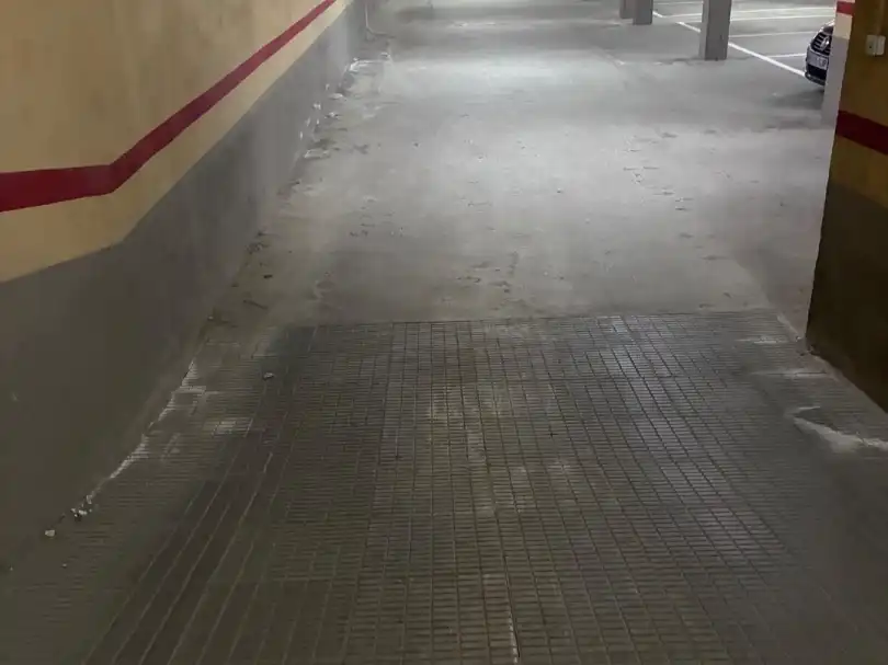 Parkplatz von Garage zur Miete in La Roda