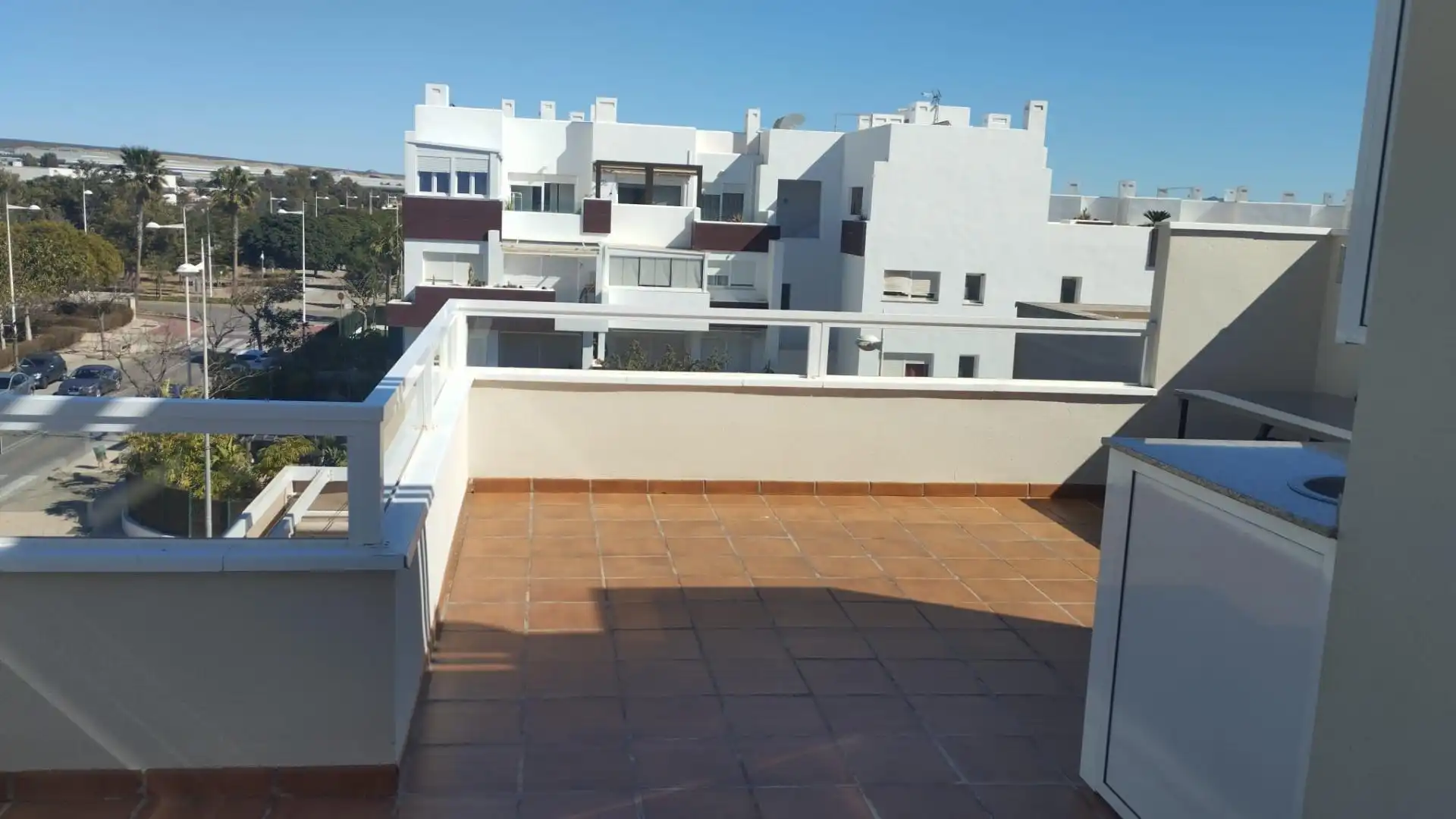Terrasse von Dachboden zur Miete in Almería mit Klimaanlage, Terrasse und Möbliert