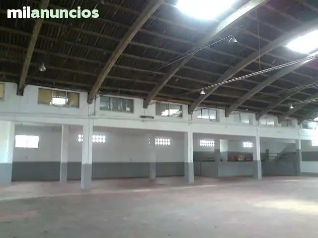 Nave industrial en venta en Lugo