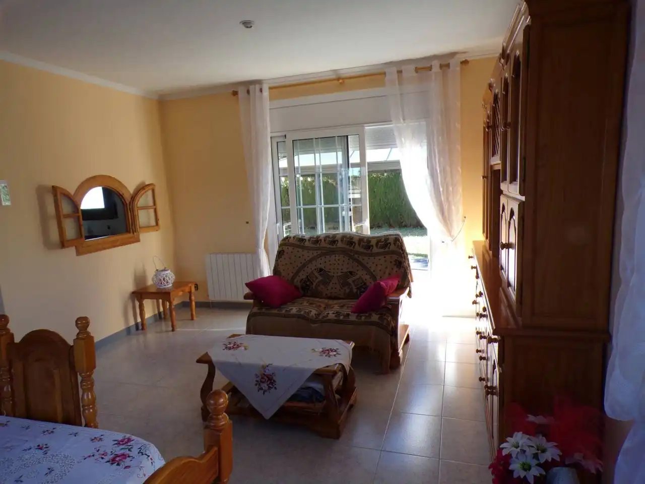Sala d'estar de Casa o xalet en venda en Tordera amb Calefacció, Jardí privat i Terrassa