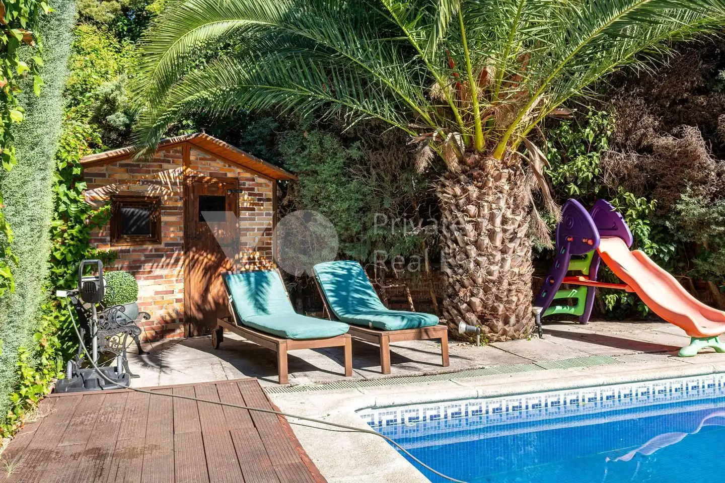 Swimming pool of Houses for sale in Majadahonda  with Air Conditioner, Heating and Private garden