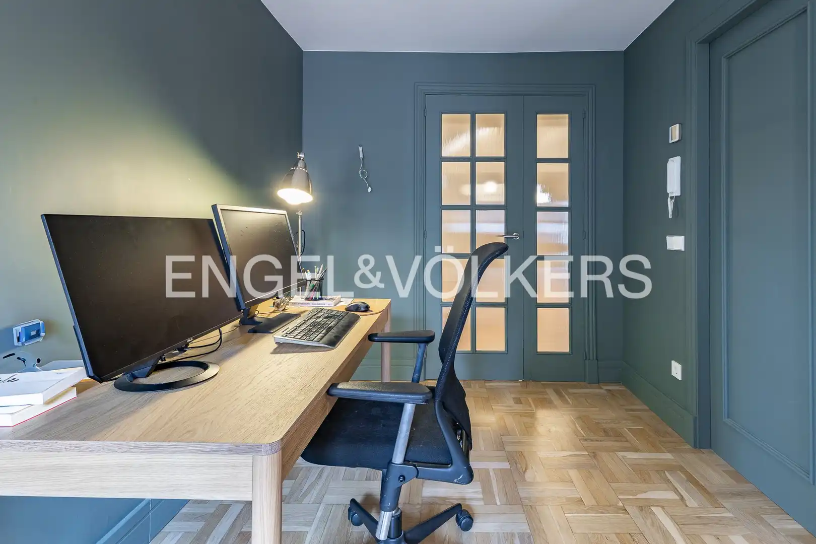 Flat for sale in Barcelona  with Air Conditioner, Heating and Parquet flooring
