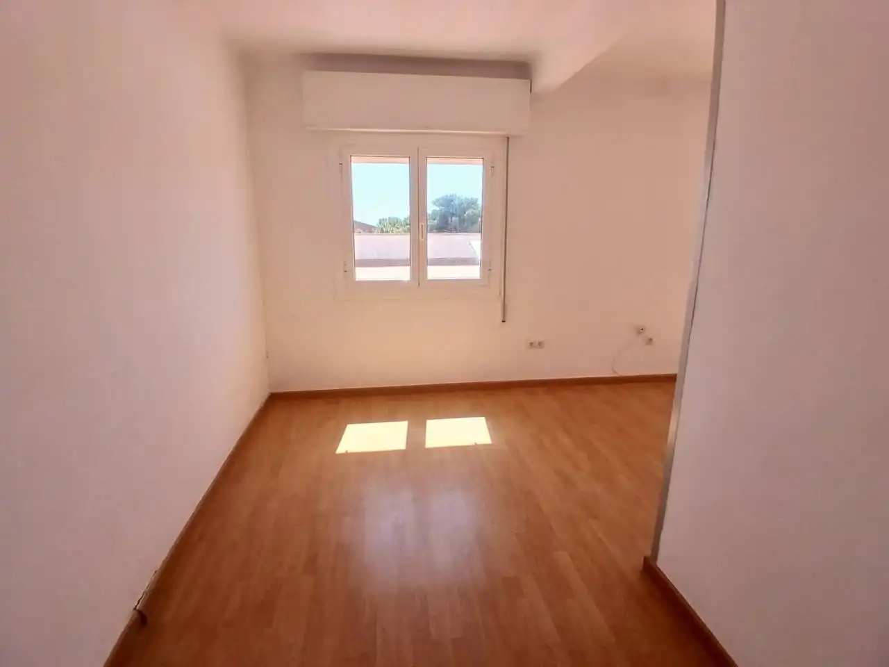 Bedroom of Apartments for sale in Vilanova i la Geltrú  with Air Conditioner and Parquet flooring