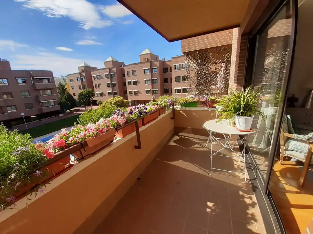 Terrace of Flat for rent in Pozuelo de Alarcón  with Air Conditioner, Heating and Parquet flooring