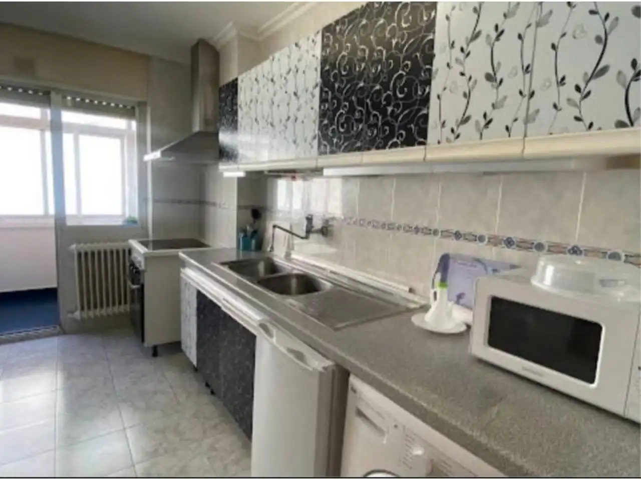 Kitchen of Flat for rent in Burgos  with Heating, Parquet flooring and Terrace