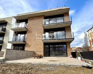 Exterior view of Flat for sale in Vic  with Air Conditioner, Heating and Balcony