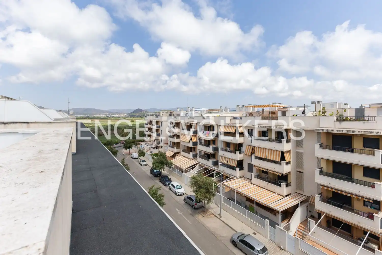Vista exterior de Àtic de lloguer en Almenara amb Aire condicionat, Calefacció i Jardí privat