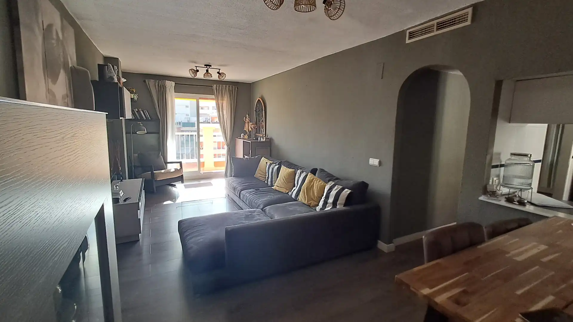 Sala d'estar de Dúplex en venda en Benalmádena amb Aire condicionat, Parquet i Terrassa