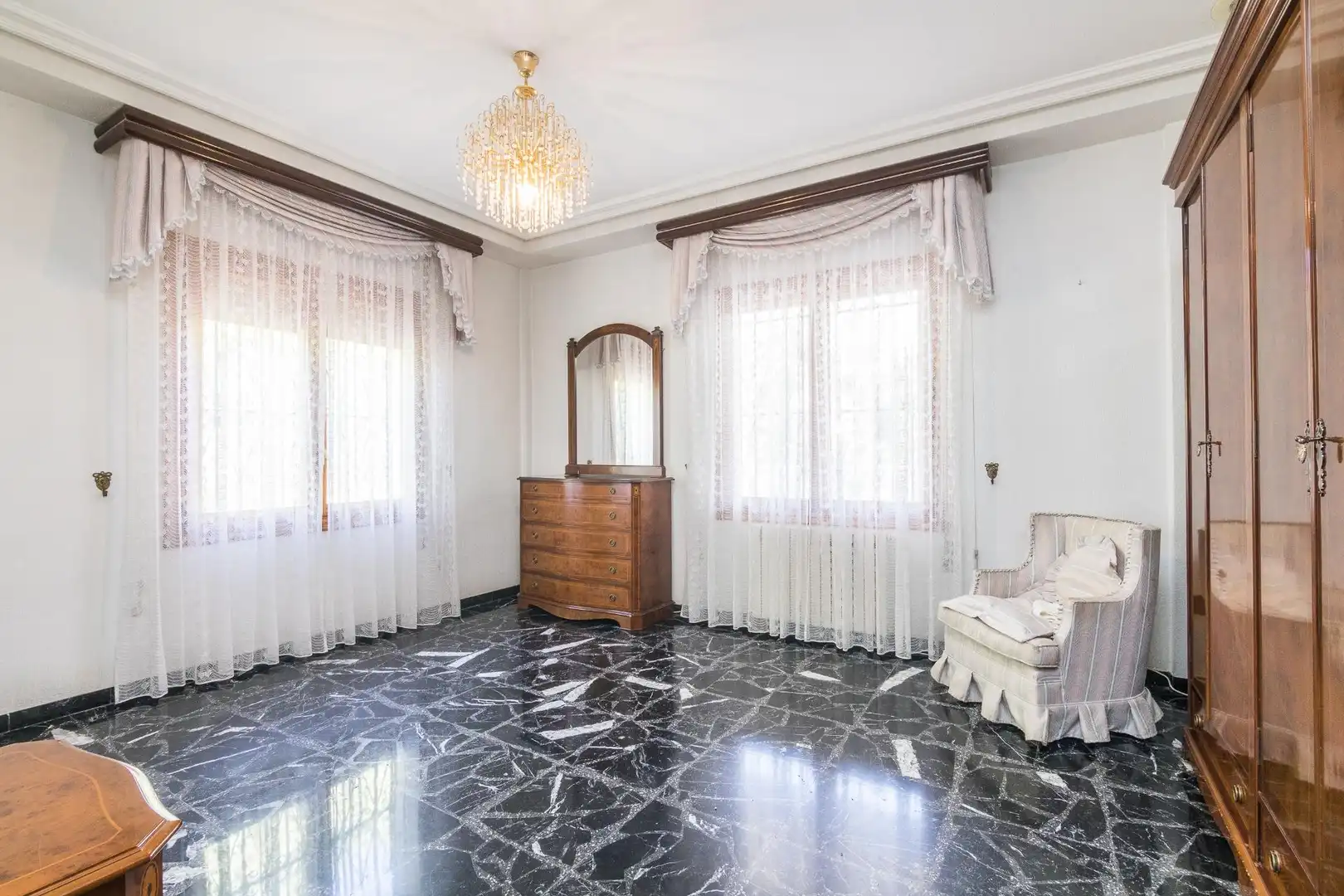 Dormitori de Casa o xalet en venda en Elche / Elx amb Jardí privat, Terrassa i Piscina