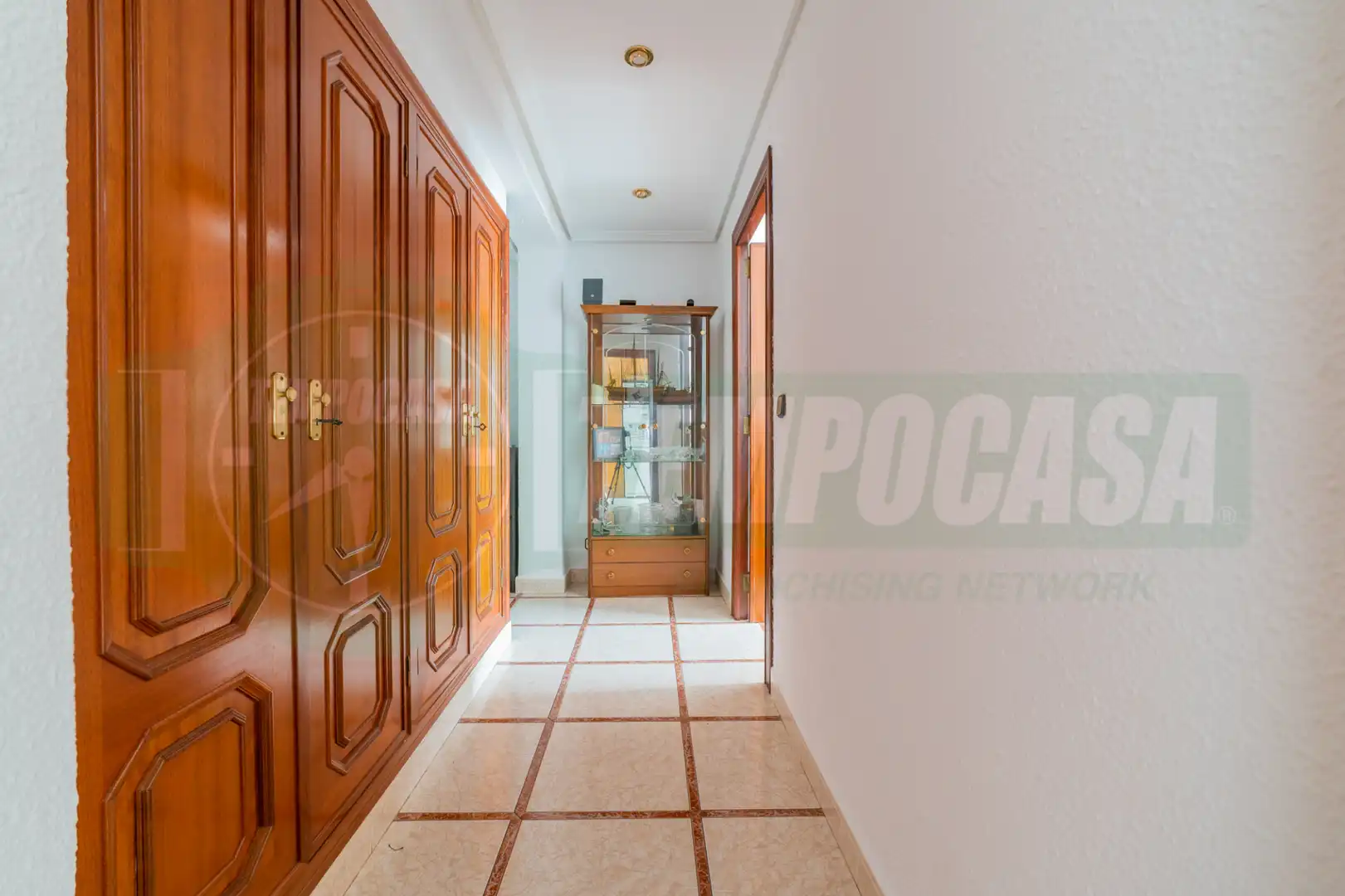 Piso con terraza en venta en Carrer de Rodrigo de Pertegás 23, imagen 2