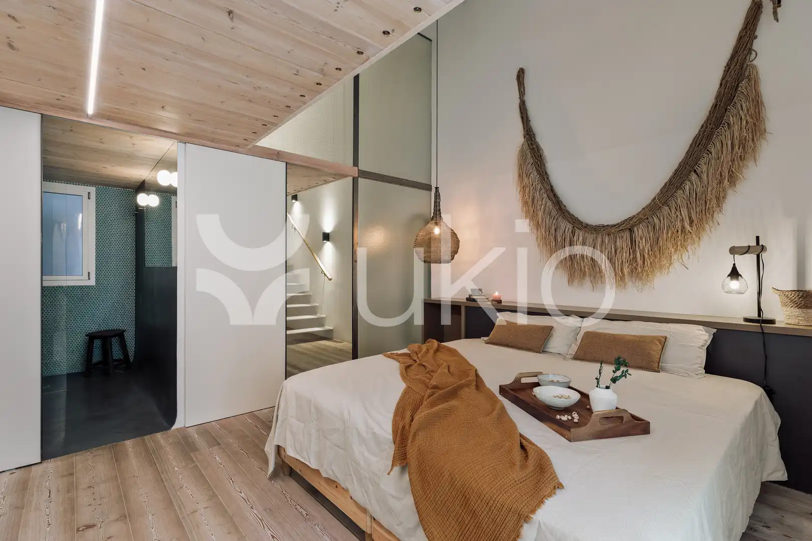 Dormitori de Apartament de lloguer en Barcelona amb Aire condicionat, Terrassa i Moblat