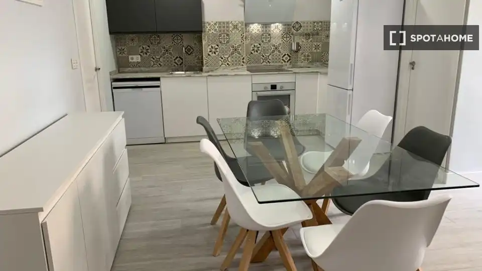 Cocina de Piso de alquiler en Valencia con Aire acondicionado, Calefacción y Amueblado