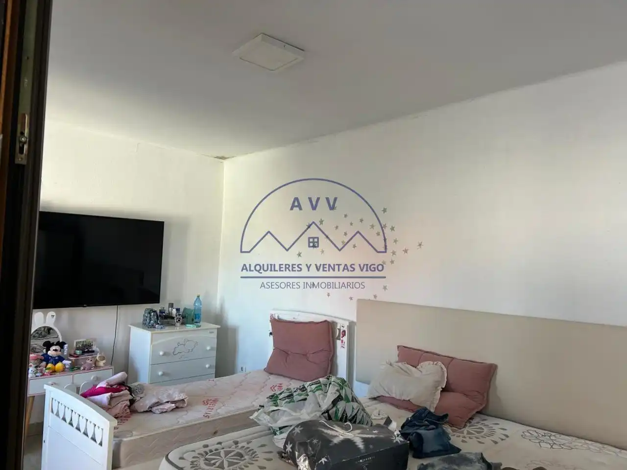 Habitación de Casa o chalet en venta en Vigo  con Calefacción, Jardín privado y Terraza