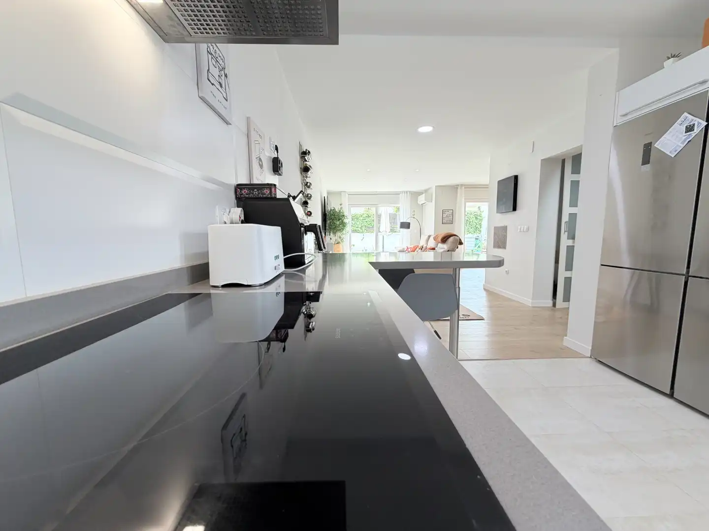 Cocina de Casa adosada en venta en Espartinas con Aire acondicionado, Jardín privado y Parquet