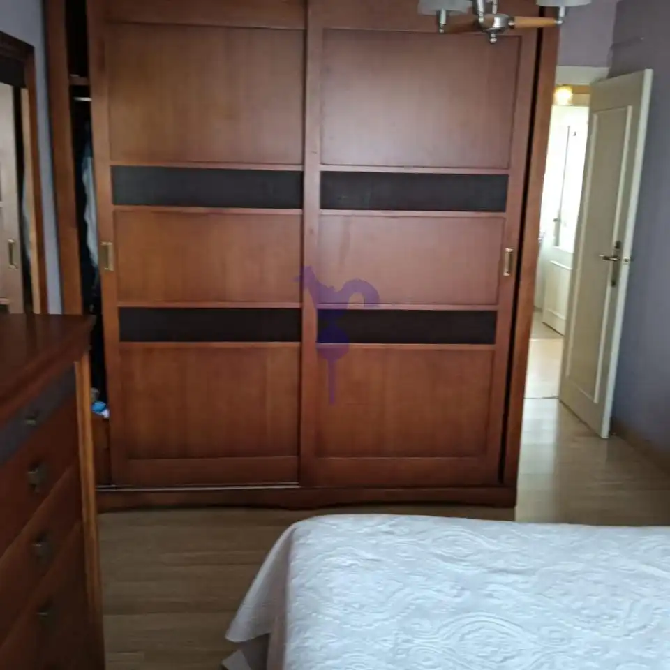 Habitación de Piso en venta en León Capital  con Calefacción, Parquet y Terraza