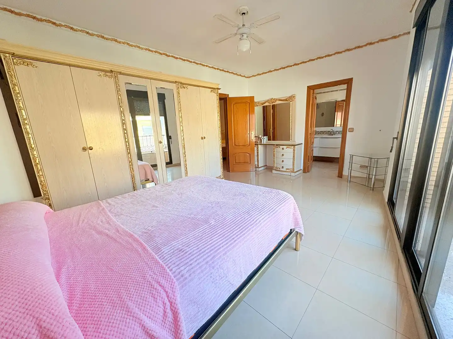 Habitación de Casa o chalet en venta en Valencia con Calefacción, Terraza y Balcón