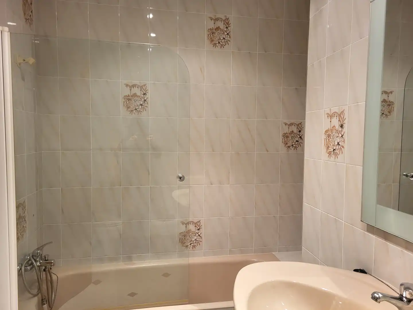 Bathroom of Flat for sale in Castellnovo  with Terrace, Storage room and Oven