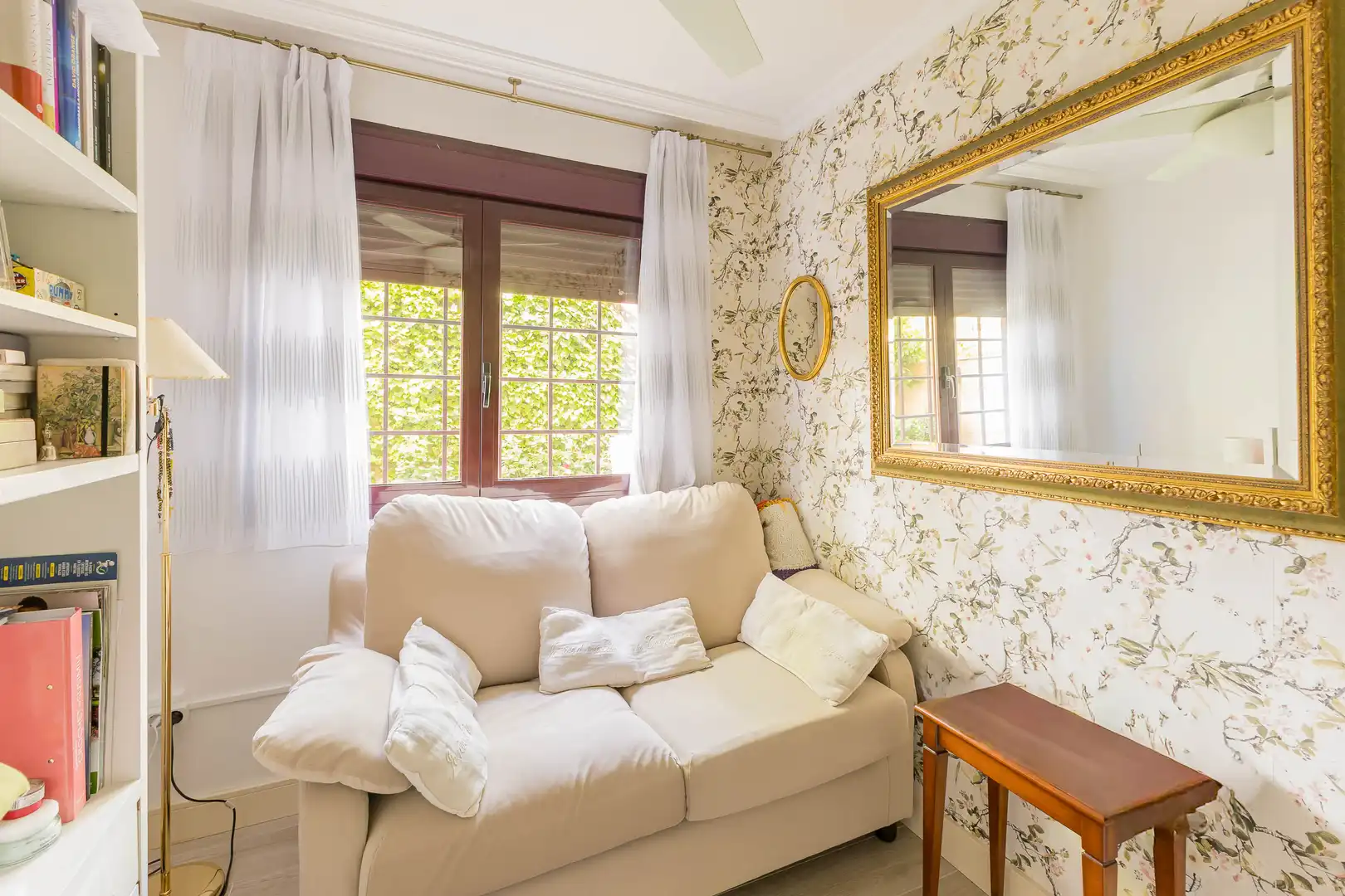 Wohnzimmer von Wohnungen zum Verkauf in Boadilla del Monte mit Klimaanlage, Heizung und Privatgarten
