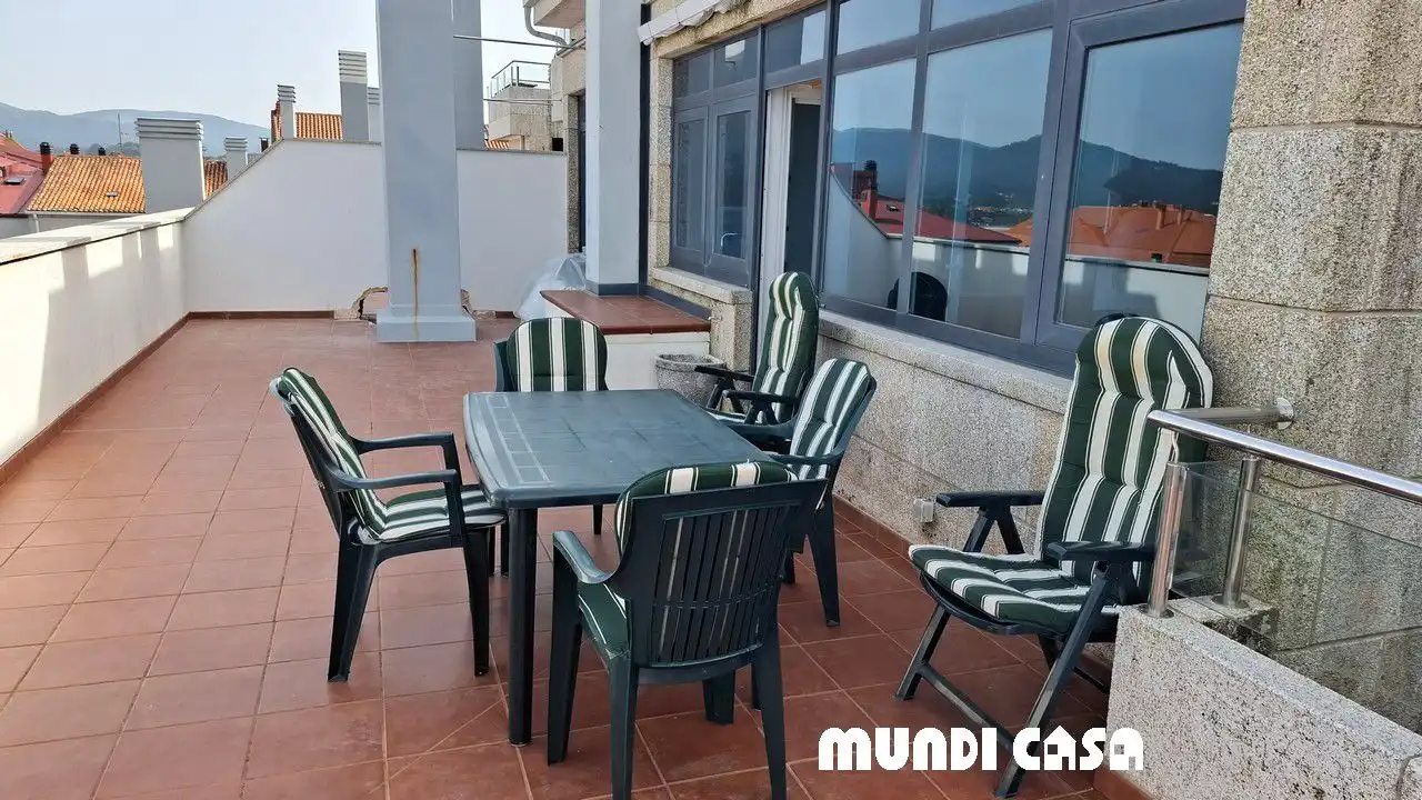 Terraza de Ático de alquiler en Rianxo con Calefacción, Terraza y Trastero