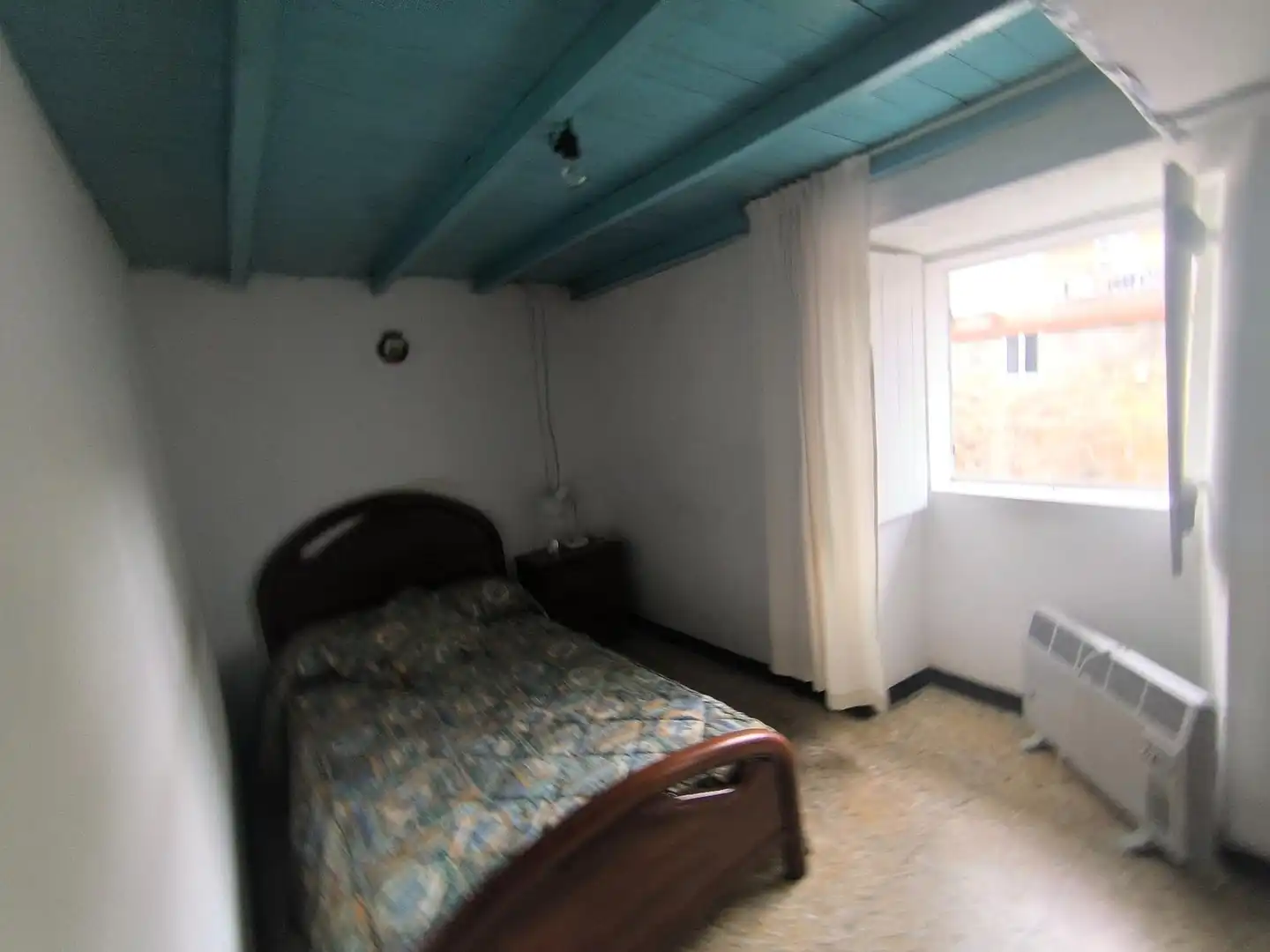 Dormitori de Casa o xalet en venda en Teo amb Jardí privat