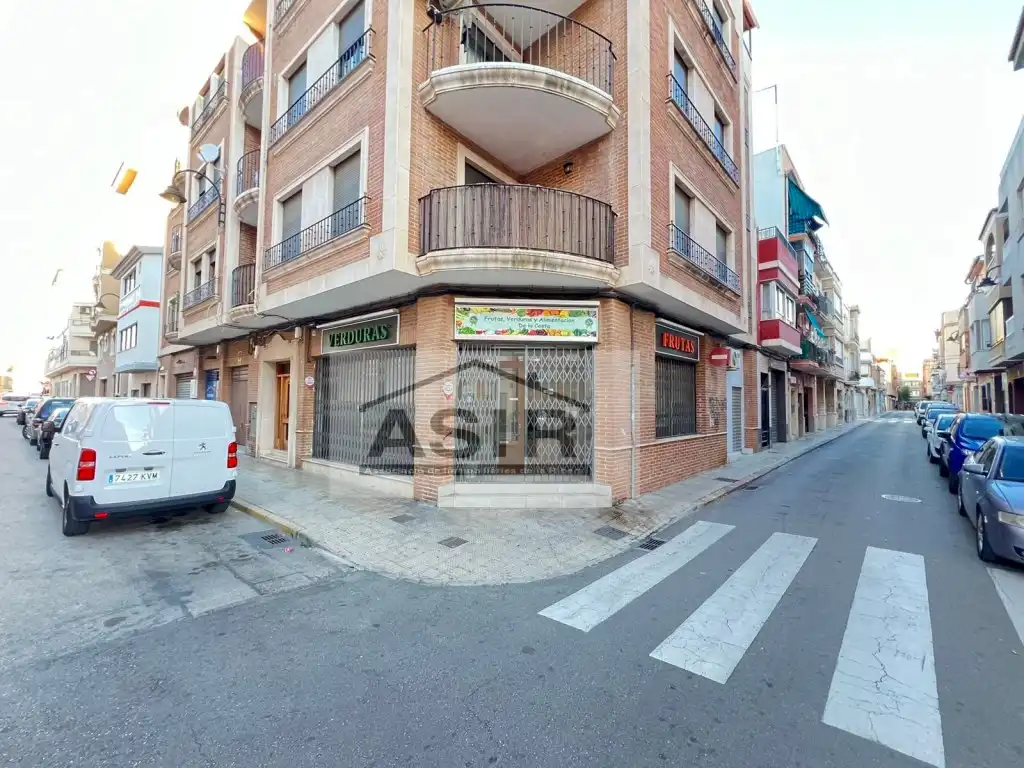 Local en venta en Alzira