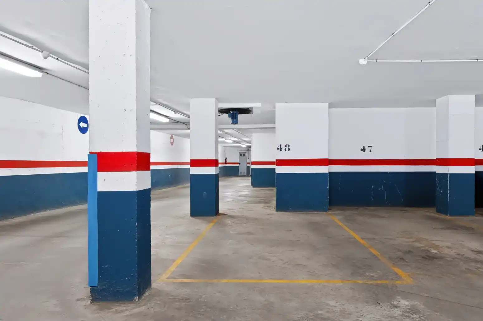 Parking of Flat for sale in Alaquàs  with Air Conditioner, Parquet flooring and Storage room