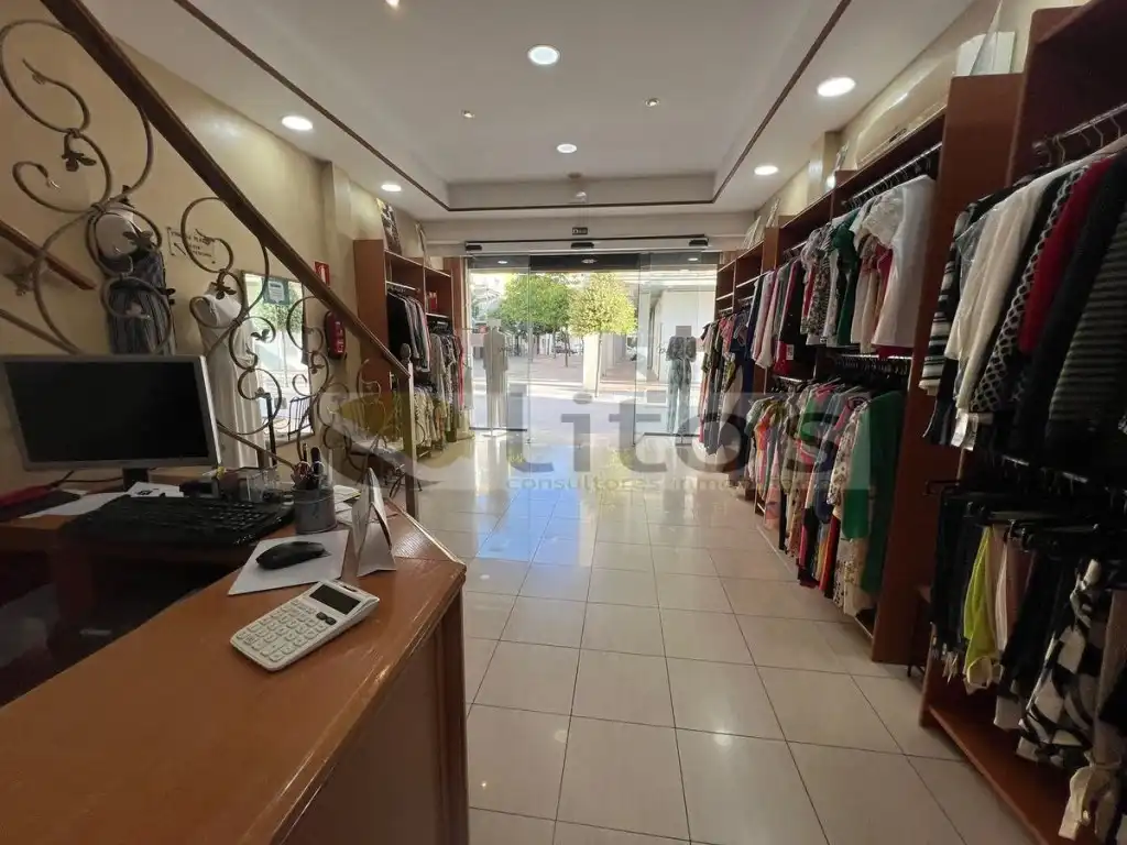 Local en venta en Dos Hermanas con Aire acondicionado