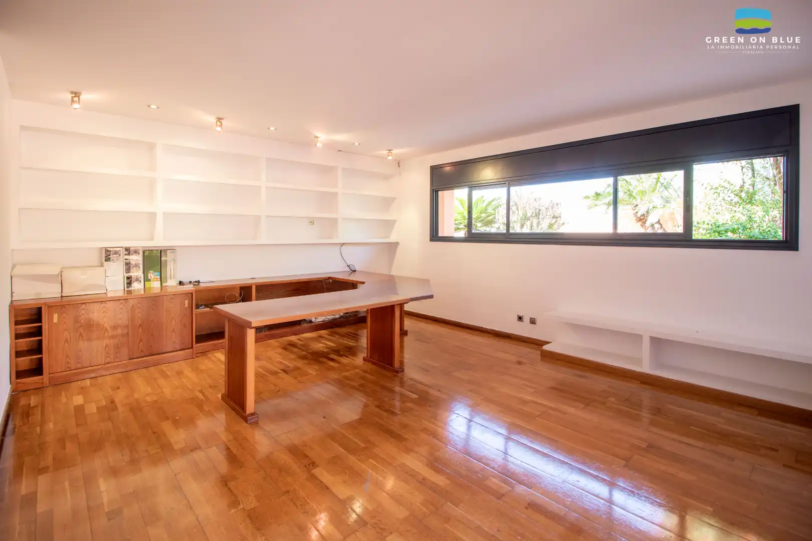 Sala de estar de Casa o chalet en venta en Peralada con Aire acondicionado, Calefacción y Jardín privado